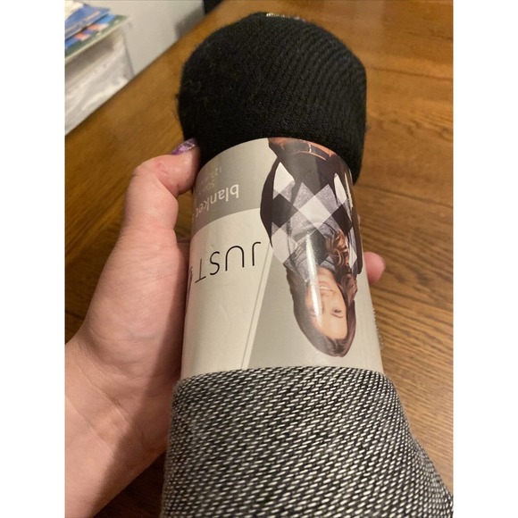 Womens "Just Be" Brand Blanket Scarf Black And White NEW NWT Soft & Cozy - Picture 4 of 6